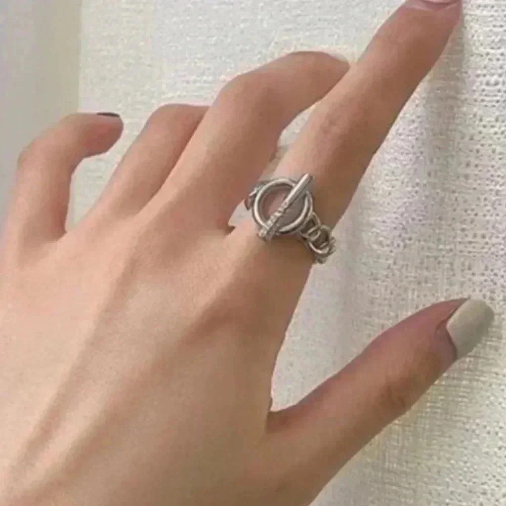 New Stock ✨ Silver Chain Link Crystal Ring - Picture 3 of 3